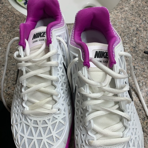 Nike Shoes - Nike Zoom